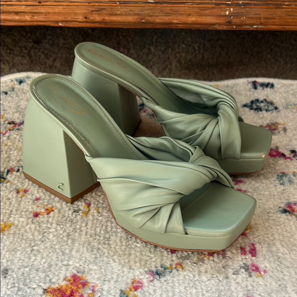 Circus NY Elegant Foam Green Heels
